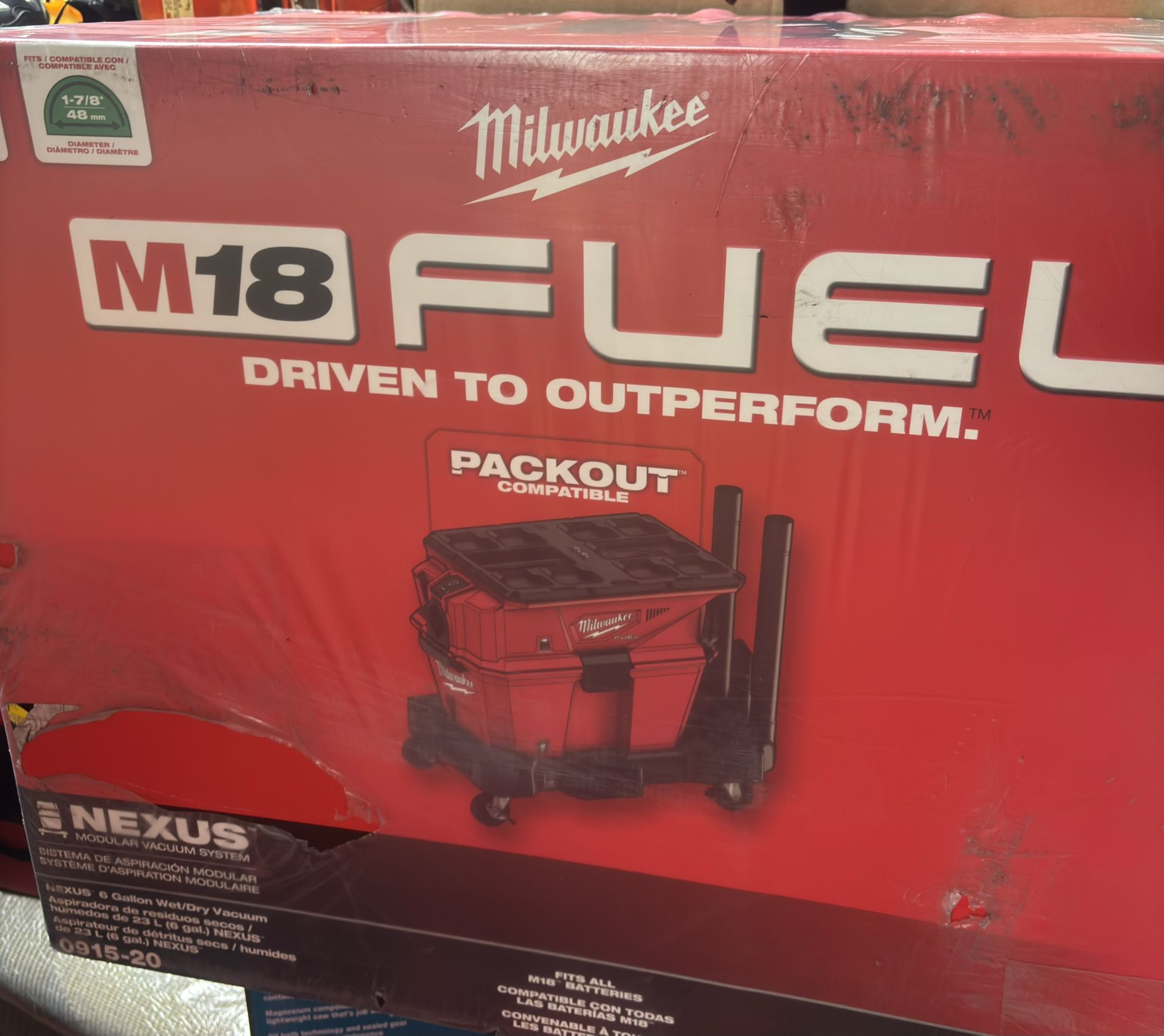 Milwaukee M18 FUEL NEXUS 6 Gallon Wet/Dry Vacuum with PACKOUT Compatibility