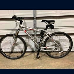 Giant Escape Moss Green 