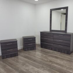 Dresser Whit Mirror And 2 Nightstands - Cómoda Con Espejo Y 2 Mesitas De Noche 