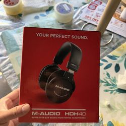 M-AUDIO HDH40 Headphones 
