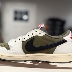 Air jordan 1 Retro Low OG SP Travis Scott Medium Olive Size 9M