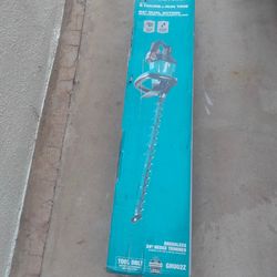 Makita 40v hedge trimmer tool only new