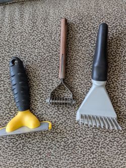 3 Grooming Tools for Large Dogs