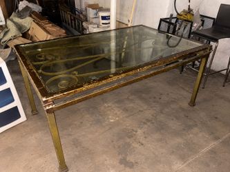 DINING ROOM TABLE
