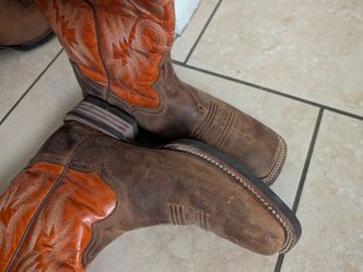 Like new ariat men's boots size 8'5ee