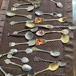 Lot Of 27 Travel Spoons 