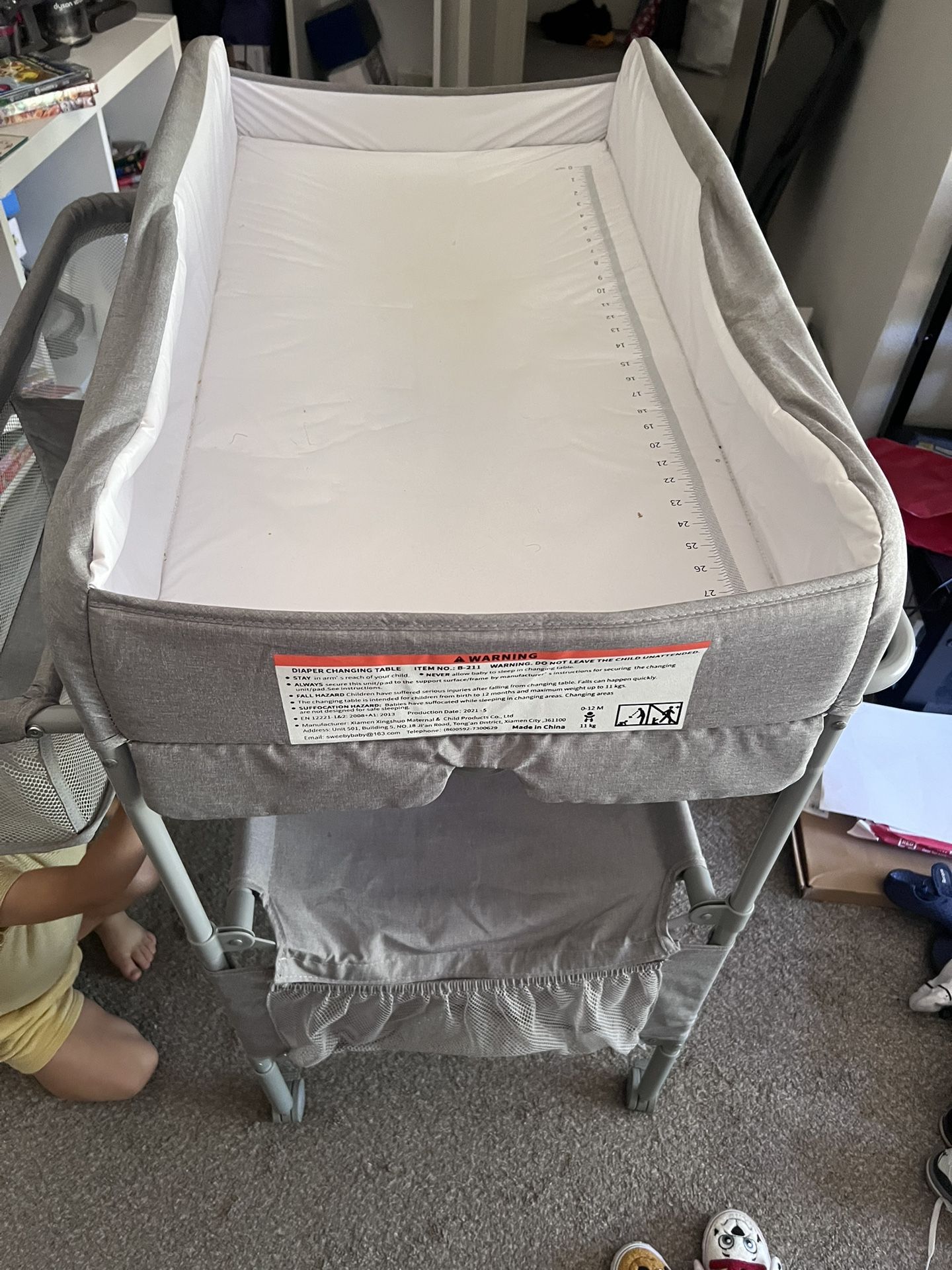 Sweeby Diaper Changing Table