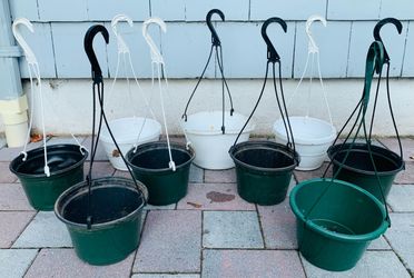 (9) HANGING PLANTERS / POTS