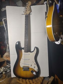 2020 SSS Squier Strat hardtail Guitar EXC* Pro-fret-level Spa perfect now 139!