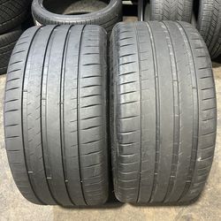 SET OF 2 USED TIRES MICHELIN PILOT SPORT 4S…295/35/21