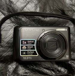 Samsung 12.2MP Compact Digital Camera