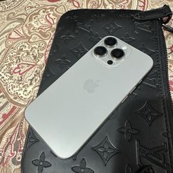iPhone 16 Pro Unlocked 