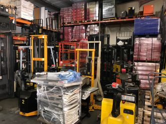 USED PALLET RACKS / WAREHOUSE EQUIPMENT