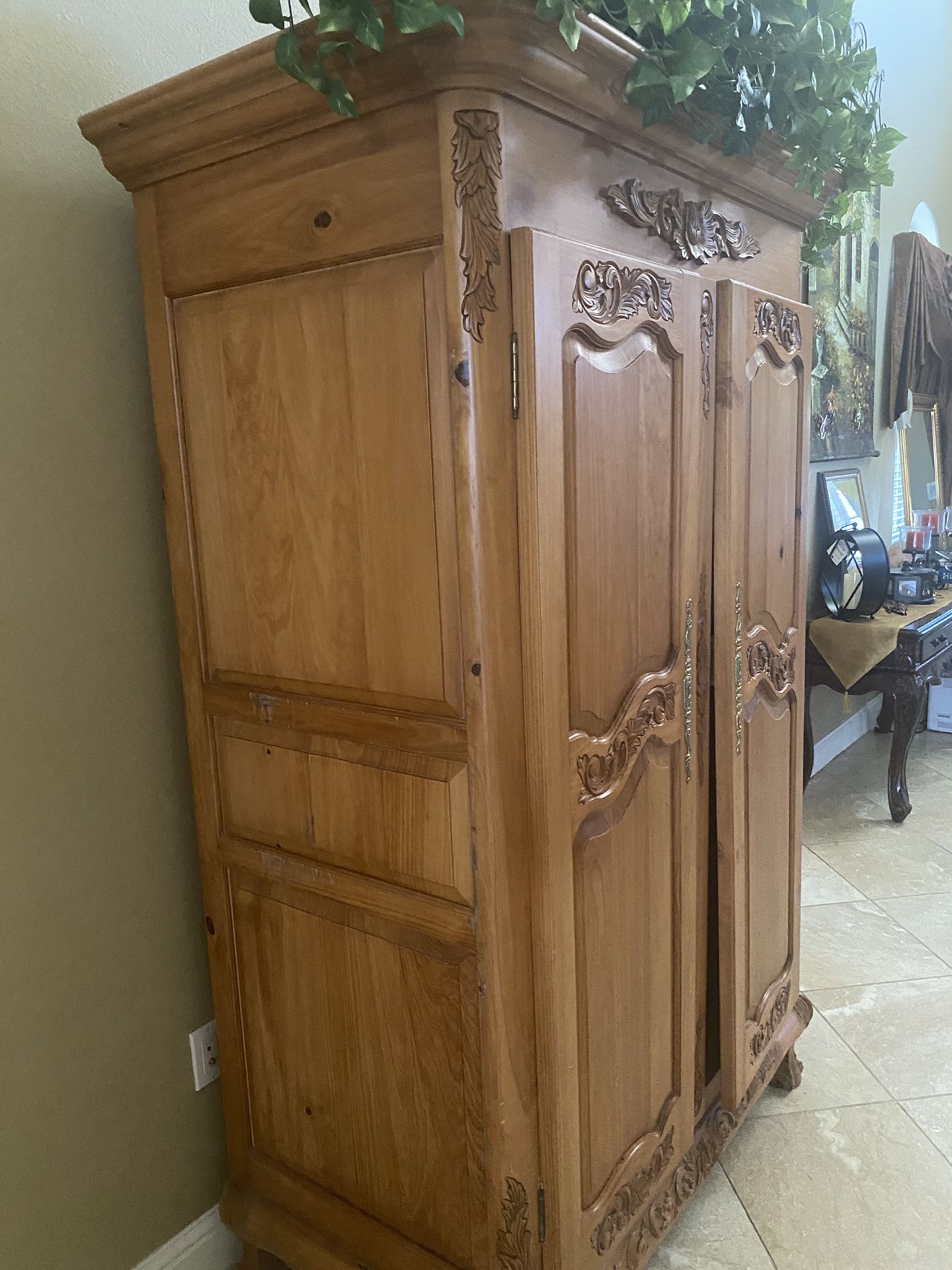 Real Wood Armoir Heavy Duty With Details