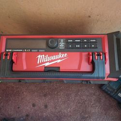 RADIO MILWAUKEE M18V