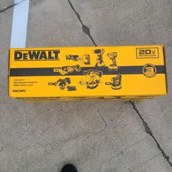 Dewalt 7 Tools With Two 5.0ah Batteries And Charger New