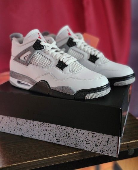 Jordan 4 White Cement 2025. Size 11