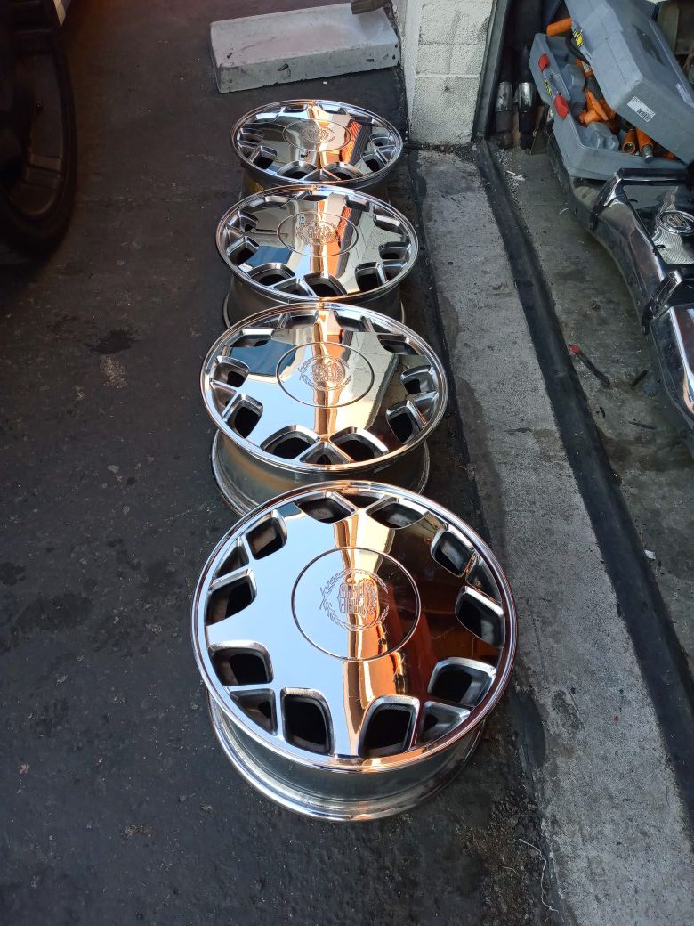 Super Rare cadillac chrome stock wheels almost new condition 16×7 rims 5×115 bolt pattern (i will ship) $750 obo