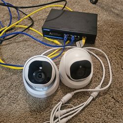 2 Reolink Cameras & Network Switch 