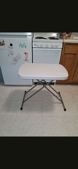 TABLE  EVERYDAY HOME  - ADJUSTABLE  HEIGHT