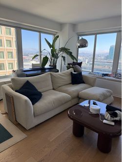 Valyou Sectional Couch with Ottoman