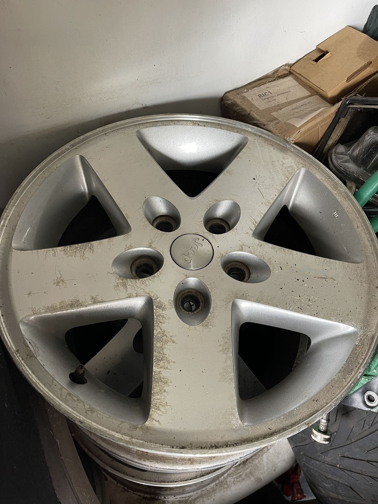 Jeep Rims One Tire Good On 33 Mud 200 For All Four