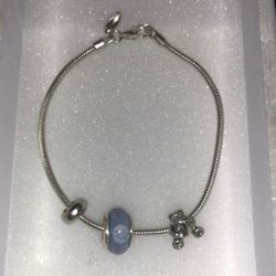 Silver bracelet w/ 3 Silver Charms 6in