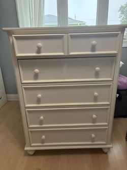 Dresser and nightstand set