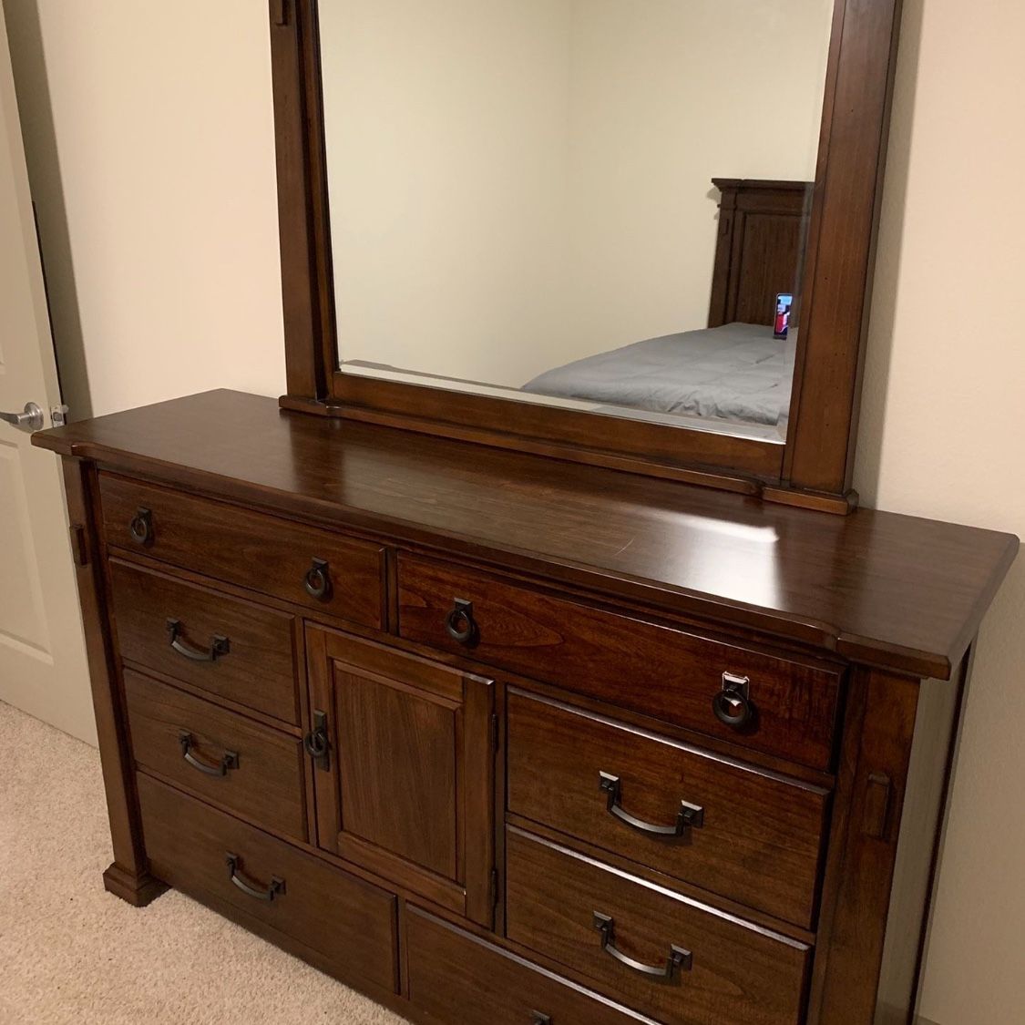 clairfield tobacco dresser Clairfield Tobacco Dresser W/ Full Bed for Sale in Charlotte, NC