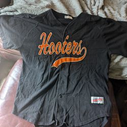 Vintage Hooters Baseball Shirt