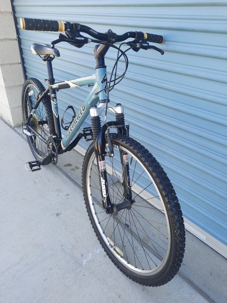 SPECIALIZED MOUNTAIN BIKE 21 SPEEDS TIRE 26 SIZE M