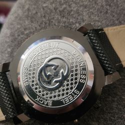 Atomic GUCCI Mens Watch 