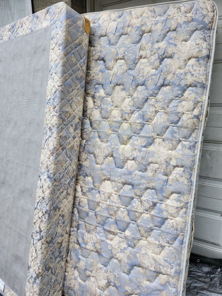 Twin Size Matress And Boxspring In Good Condition