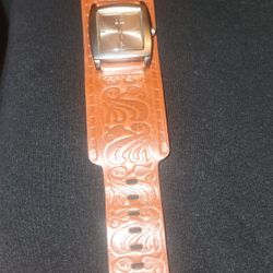 GUESS WATCH WITH WIDE STRAP