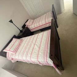 2 twin beds turns into a bunk bed - rooms to go