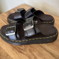 Dr. Martens Slides Wms Size 5 