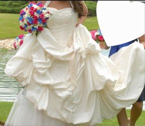 Modern Taffeta Halter Wedding Ball Gown - size 14