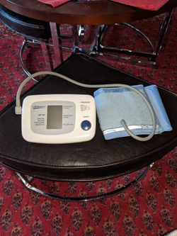 Digital blood pressure monitor