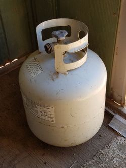 Filled propane tank 25 OBO