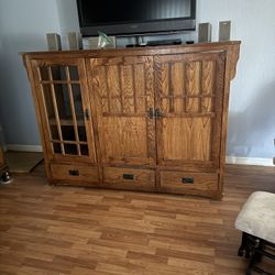Entertainment center