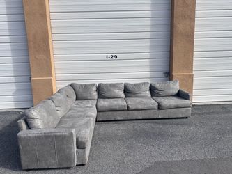 Like New Gray Sectional Couch – Free Delivery