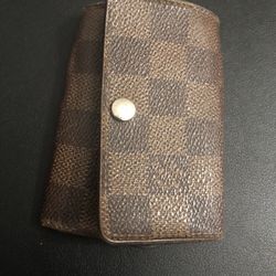 Louis Vuitton damier ebene 6 key holder $200 obo