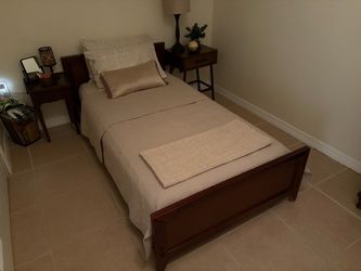 Bed set with end tables