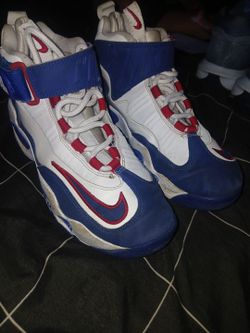 Nikes size6.5y