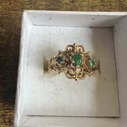 Women’s 14 Karat Emerald Ring 