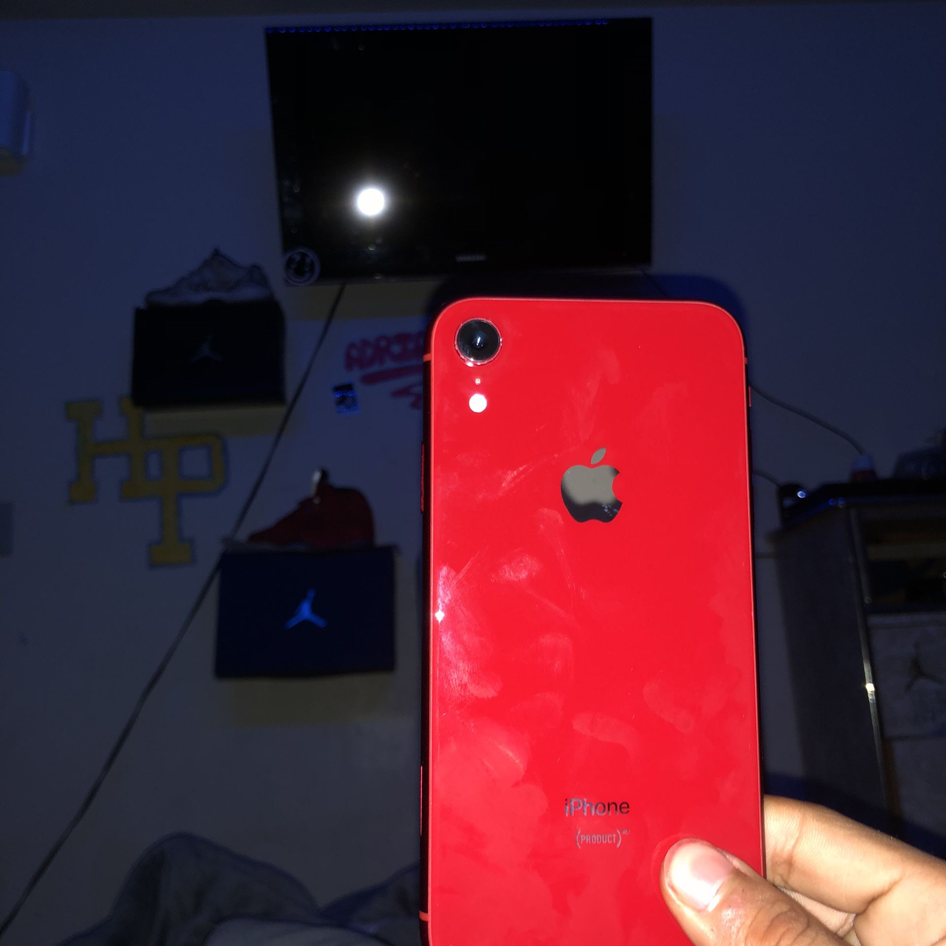 Iphone Xr (willing to trade)