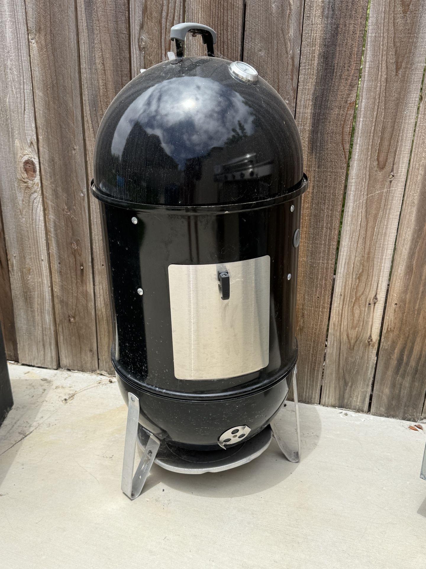 Weber Smokey Mountain Cooker