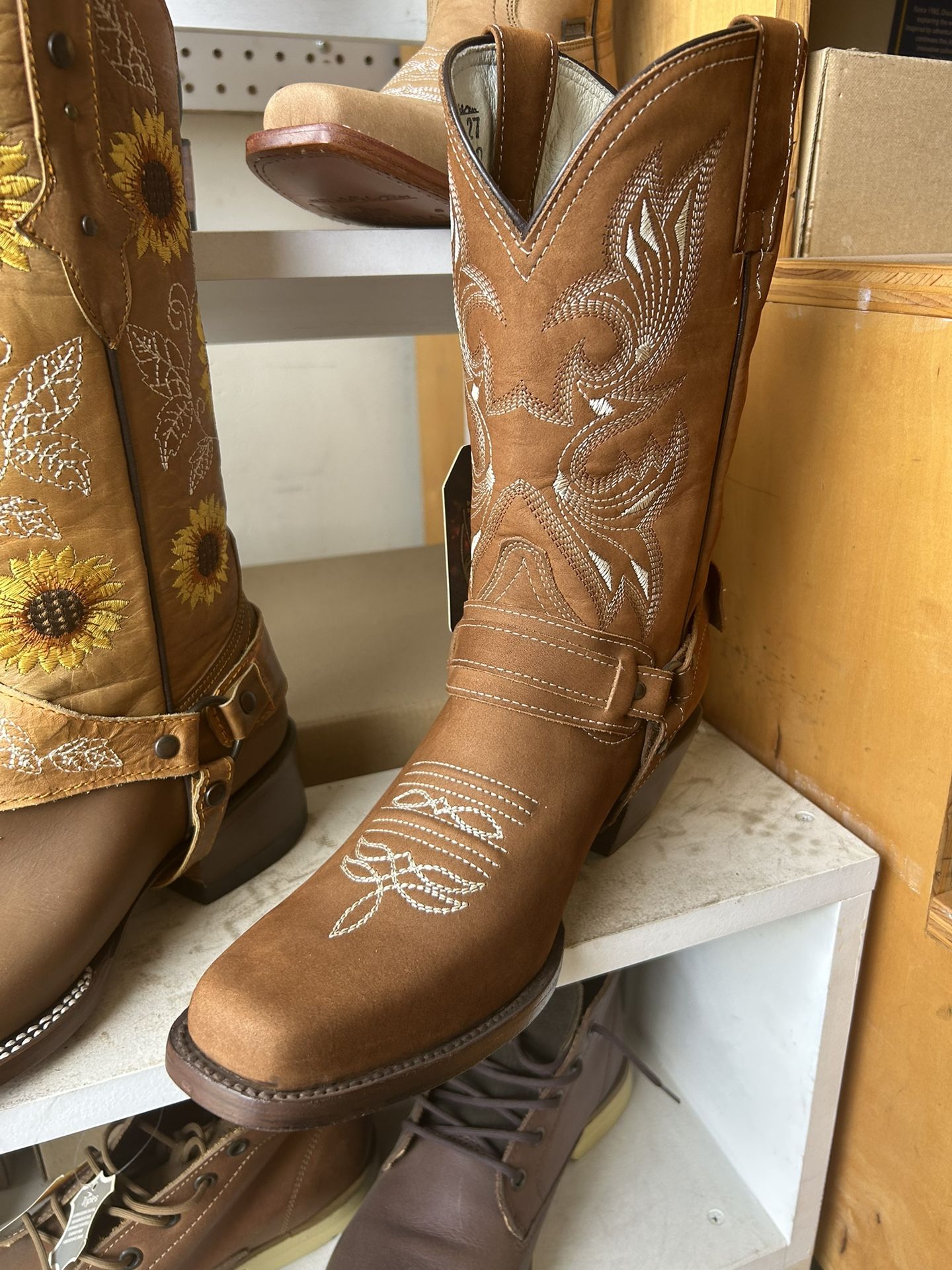 Female Boot 14
