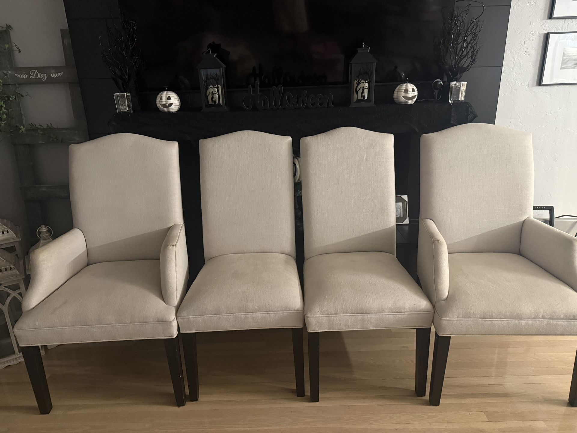 Restoration Hardware Dining Table Chairs x4