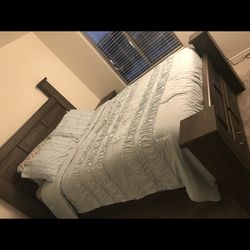 Queen Bed Set OBO need Gone